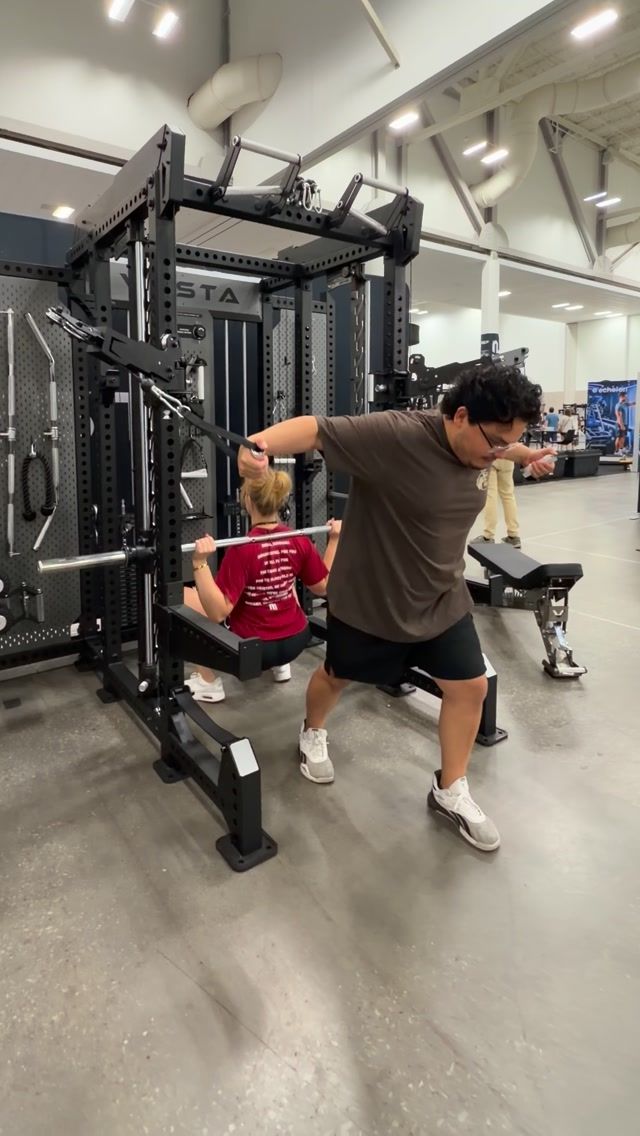 Partner workout at the @vesta.fitness booth at @homegymcon