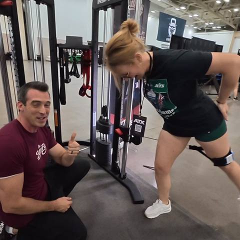 @vanessasaurus.flex trying out the @thebetterflyllc at @homegymcon